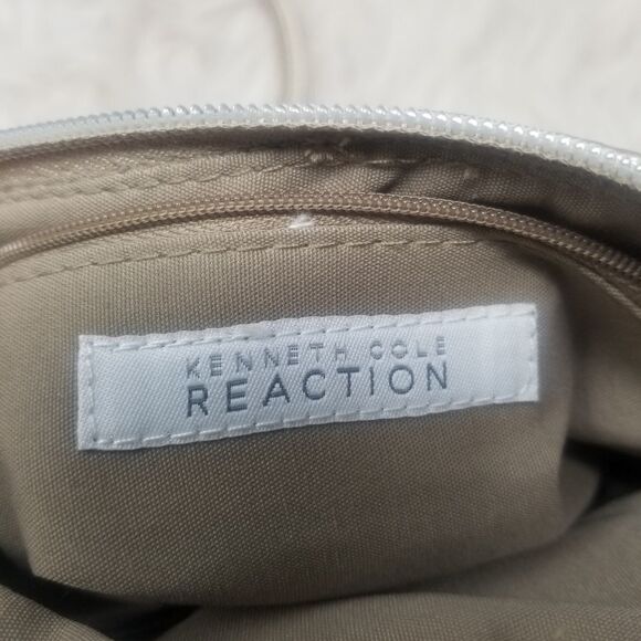 Kenneth Cole Reaction Faux Leather Crossbody Bag. - Picture 7 of 14